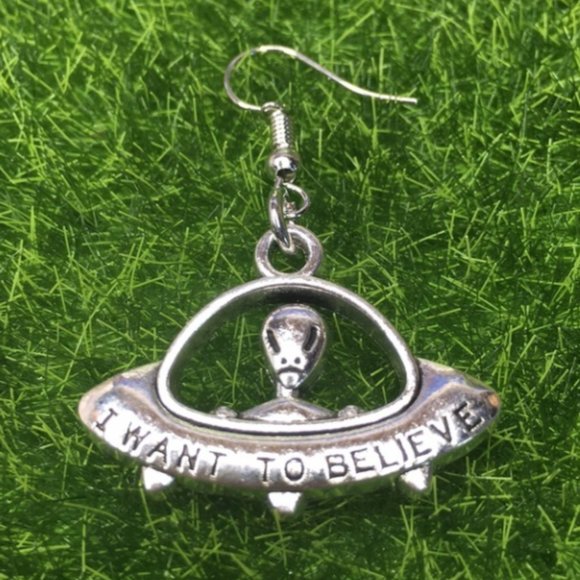 Alien Earrings Halloween - Picture 3 of 3